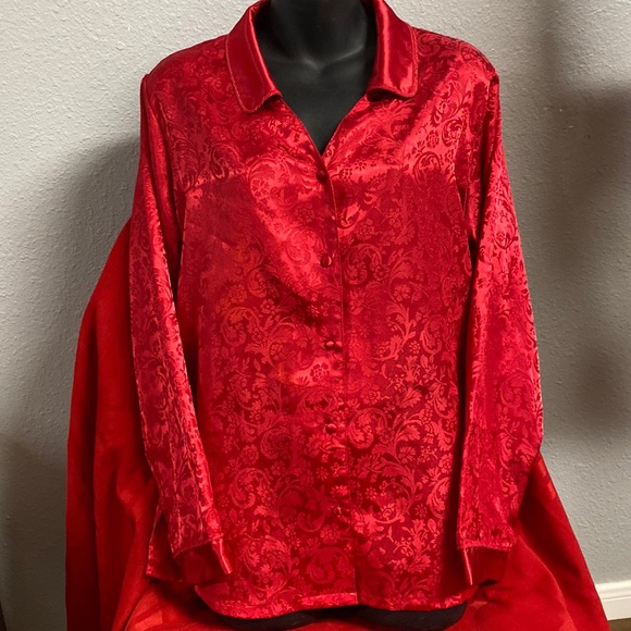 Enchanting Intimates & Sleepwear Enchanting Womens Red Pajama Set